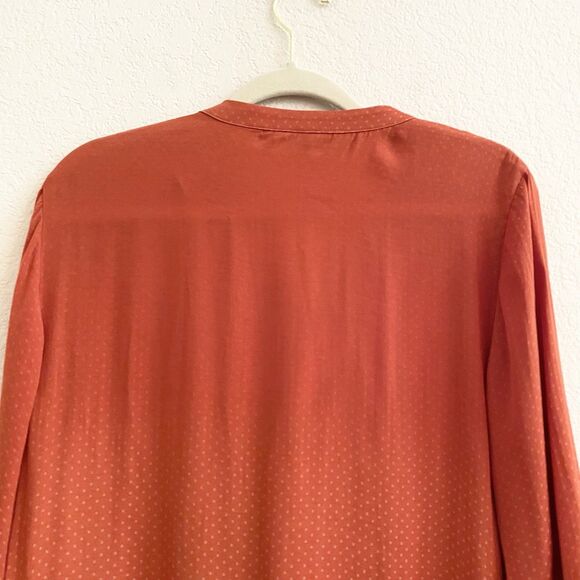 Soft Surroundings Women’s Burnt Orange Silky Button Up Roll Tab Blouse Top M - Picture 8 of 9